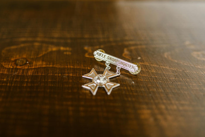 Histoire et Utilité de l'Insigne Militaire de Régiment : Un Symbole Essentiel