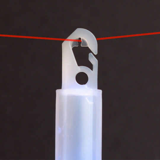 Bâton Lumineux Rouge Militaire Fixé à un Corde