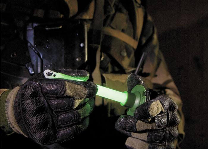 photo de démonstration des Bâton Lumineux Militaire