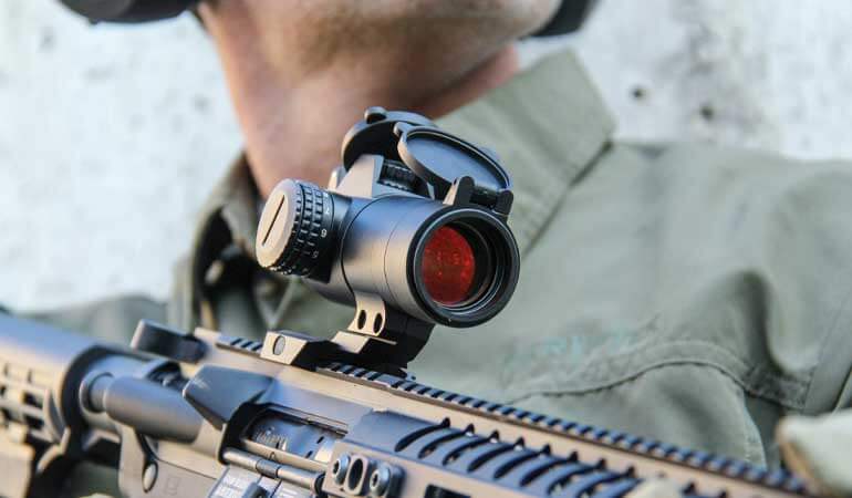 Viseur Point Rouge Sightmark sur une arme de poing