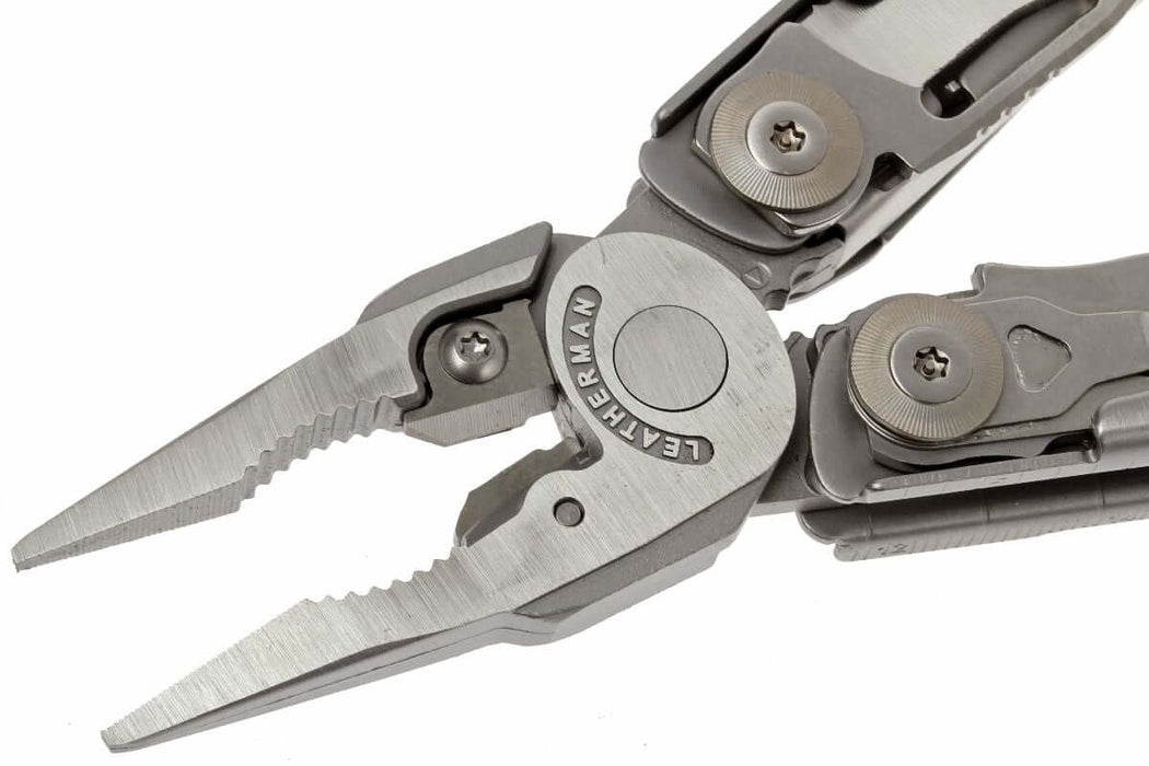 zoom sur le bec de la Pince Multifonction Leatherman